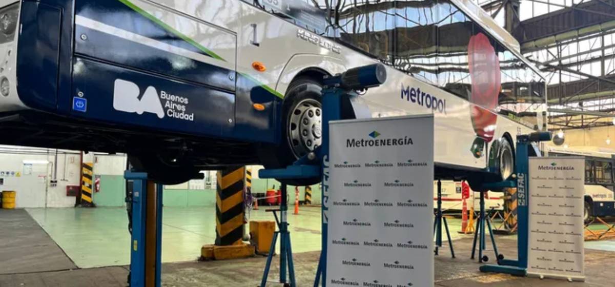 Argentina estrena la primera flota de colectivos 100% a GNC y proyecta sumar 150 unidades durante la transición