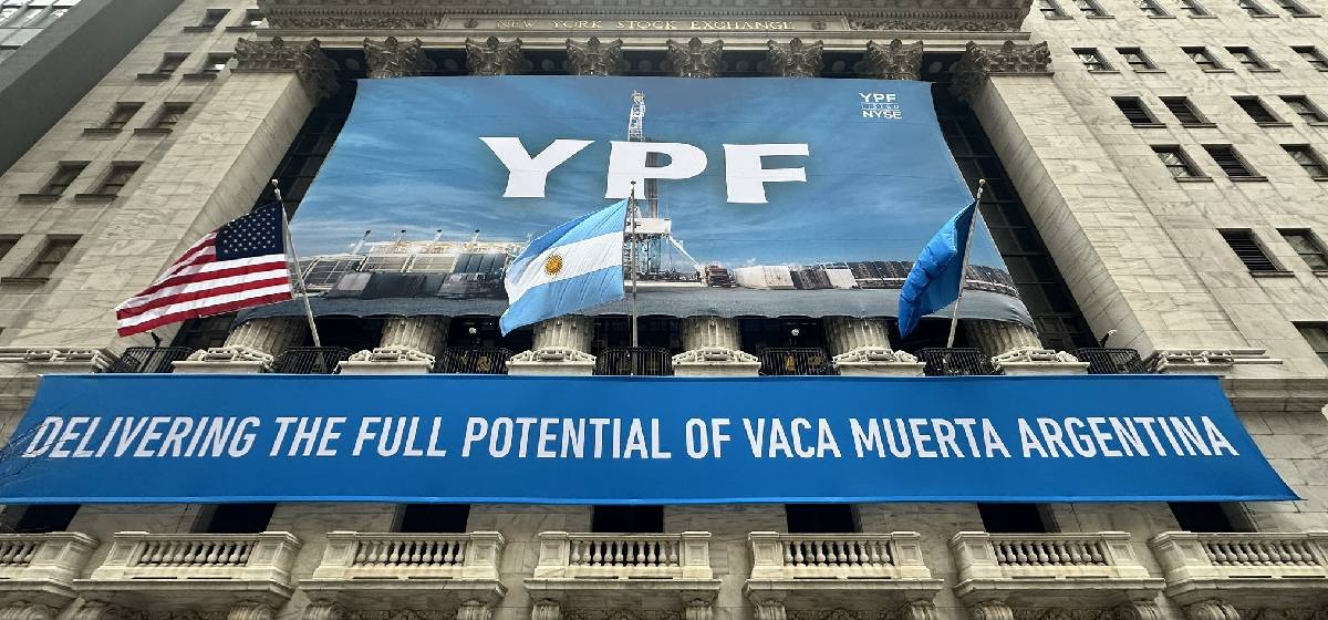 Wall Street apuesta fuerte al sector energético argentino: fondos globales acumulan posiciones en YPF y Vista