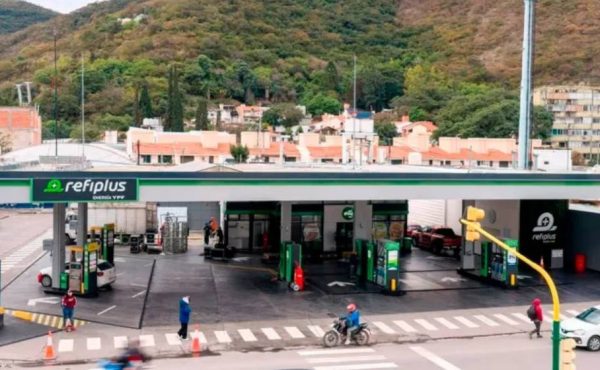 YPF lanza Refiplus: estaciones de servicio más rápidas y eficientes