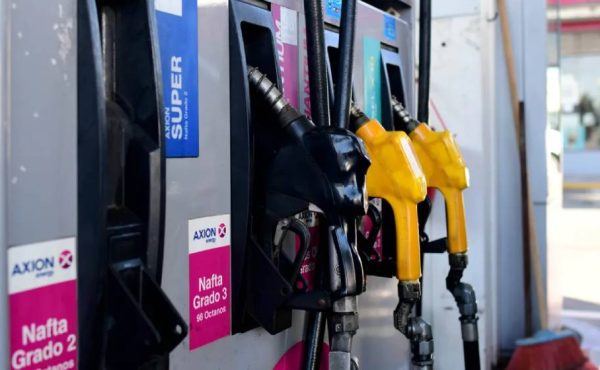 Avanza ley para anticipar aumentos en surtidores