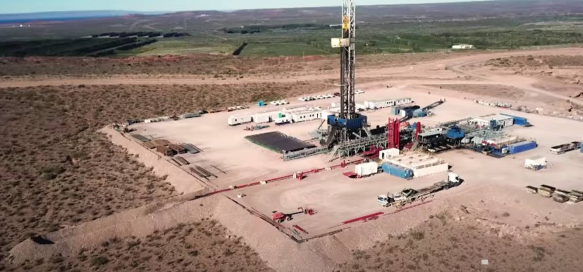 El petróleo lidera exportaciones y supera al agro