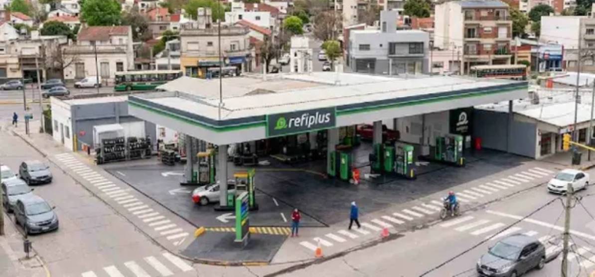 Estaciones low cost: YPF acelera la expansión de Refiplus