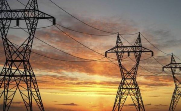 Gobierno extiende facultades extraordinarias en energía