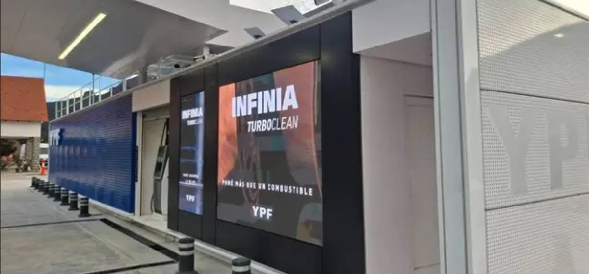YPF instala estación móvil en pleno corazón del Nahuel Huapi
