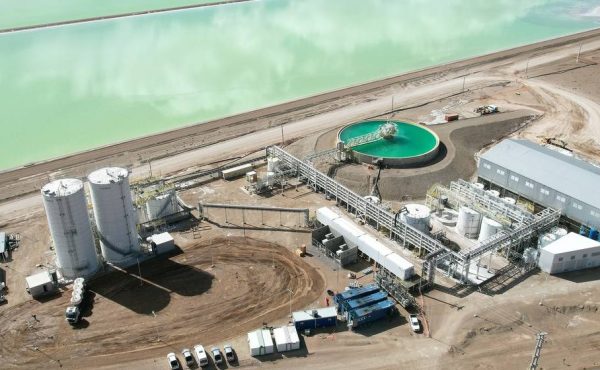 China avanza en litio argentino y asegura tercer proyecto con mayores productoras para consolidar presencia global