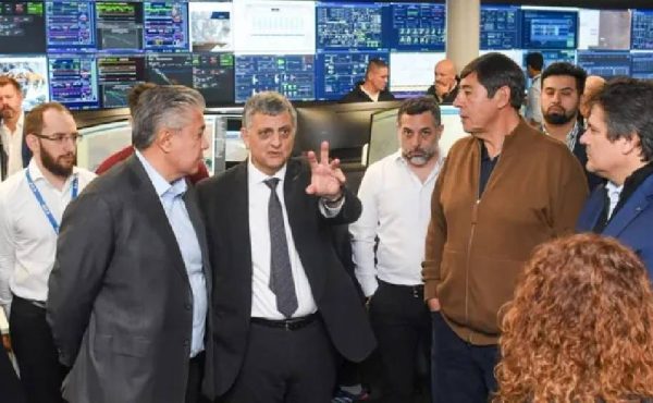 YPF monitorea más de 2.000 pozos en Vaca Muerta con IA, drones y conectividad satelital de Starlink