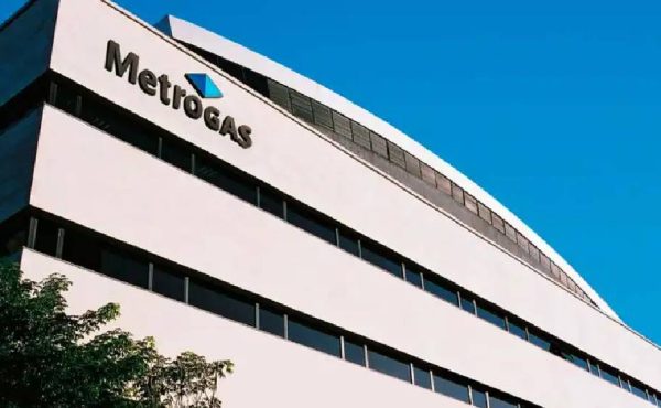 YPF vende su participación en Metrogas a Edenor por USD 780 millones y redefine su estrategia empresarial