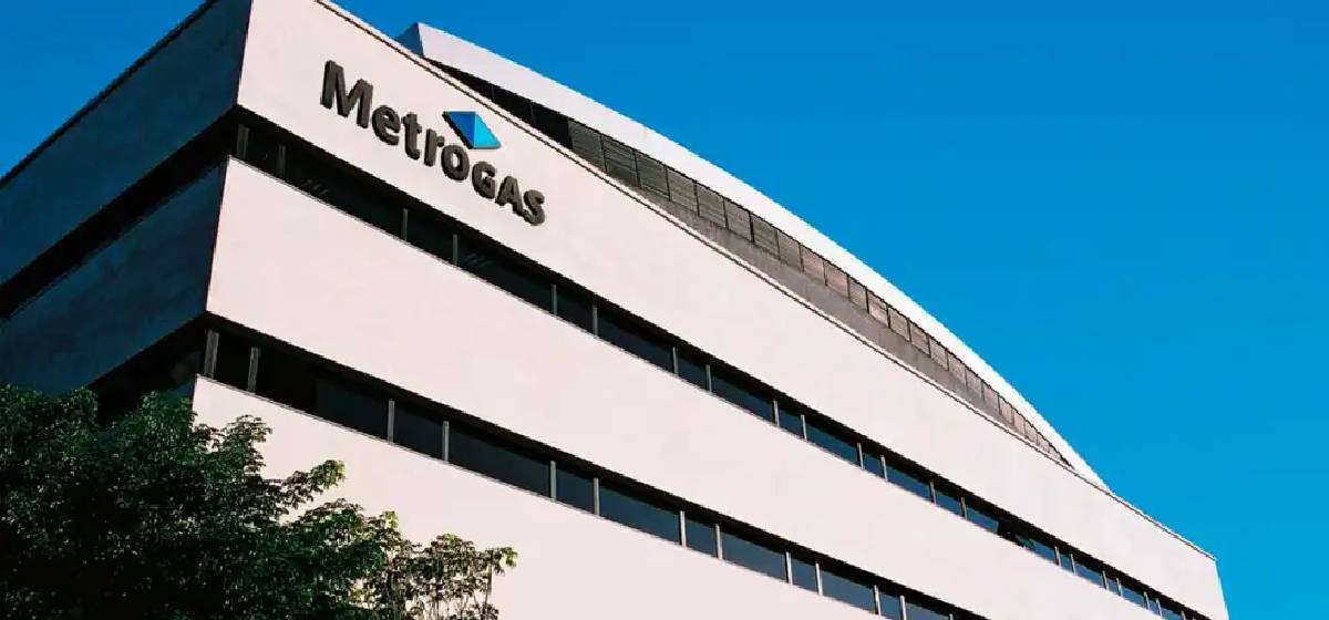 YPF vende su participación en Metrogas a Edenor por USD 780 millones y redefine su estrategia empresarial