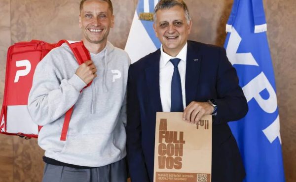 YPF y PedidosYa firmaron alianza para fortalecer la presencia Full en la principal plataforma de delivery del país
