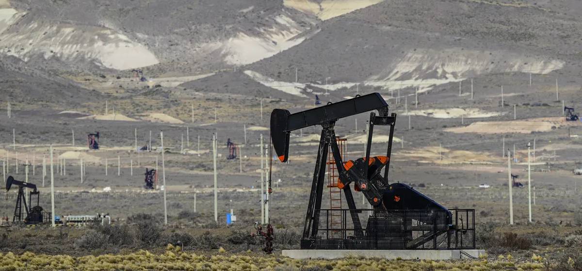 Mendoza mira el modelo de Vaca Muerta y propone una nueva ley para impulsar hidrocarburos